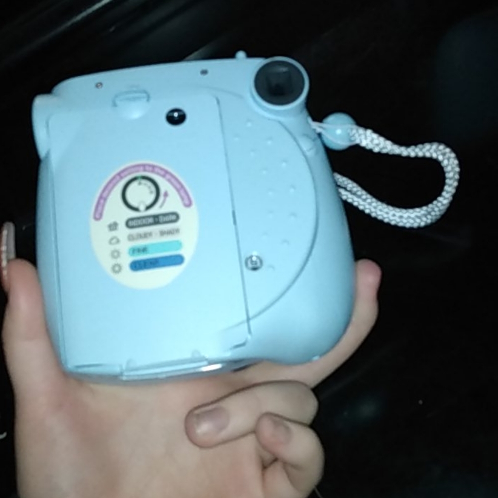 Instant camera - Picture 2 of 6